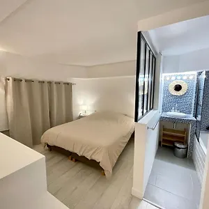  Appartement Duplex Canal St Martin France